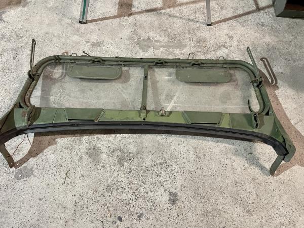 Frontscheibe GAZ 69